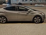 Hyundai Elantra-6