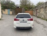 Toyota Auris-2
