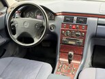 Mercedes E 240-17