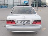 Mercedes E 200-17