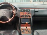 Mercedes E 200-21