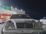 Mercedes E 200-1