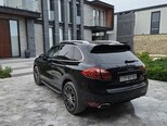 Porsche Cayenne-16