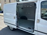 Ford Transit-10