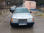Mercedes E 280-1