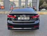 Hyundai Elantra-17