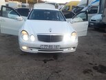 Mercedes E 240-1