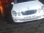 Mercedes E 240-17