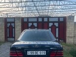 Mercedes E 240-2
