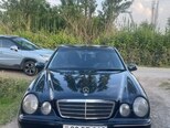 Mercedes E 240-1
