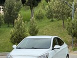 Hyundai Accent-4
