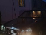 Mercedes E 240-2