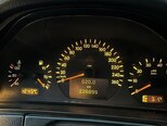 Mercedes E 240-11