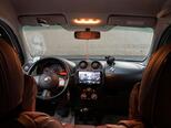 Nissan March-12
