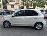 Nissan March-9