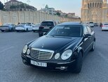Mercedes E 220-1