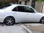 Mercedes E 240-3