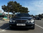 Mercedes E 240-1