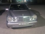 Mercedes E 220-1