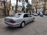Mercedes E 240-5