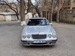 Mercedes E 240-1