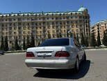 Mercedes E 220-5