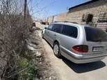 Mercedes E 240-4