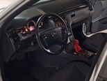 Mercedes E 240-8