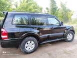Mitsubishi Pajero-4