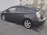 Toyota Prius-12