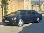 Mercedes E 200-1