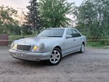 Mercedes E 240-2