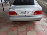 Mercedes E 240-4