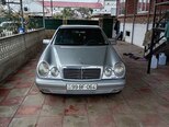 Mercedes E 240-1