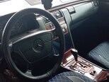 Mercedes E 240-12