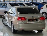 Volkswagen Jetta-5