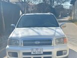 Nissan Pathfinder-1