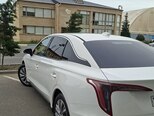 Hongqi E-QM5-7
