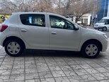 Renault Sandero-15