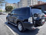 Mitsubishi Pajero-4