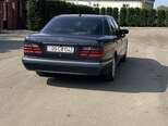 Mercedes E 270-8