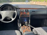 Mercedes E 270-9