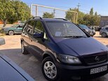 Opel Zafira-8