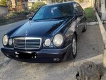 Mercedes E 230-1