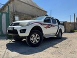 Mitsubishi L200-2