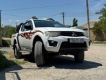 Mitsubishi L200-1