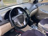 Hyundai Accent-11