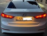 Hyundai Elantra-12