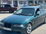 BMW 320-1