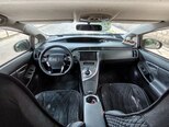 Toyota Prius-12